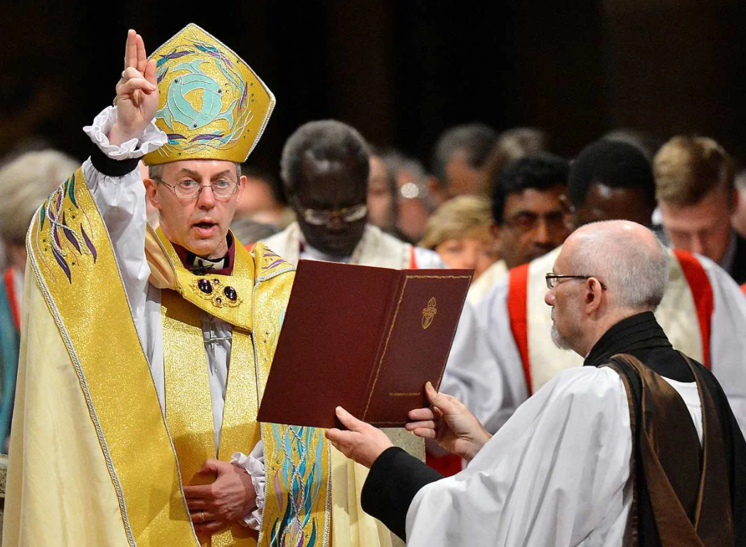 Dimite el arzobispo de Canterbury tras informe de abusos en la iglesia anglicana