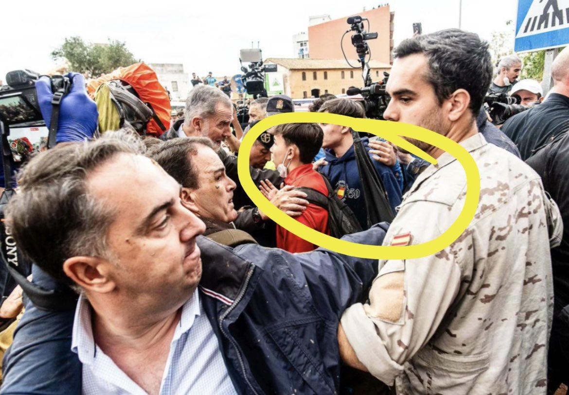 Grupos de extrema derecha, detrás de las agresiones a los Reyes de España y al presidente