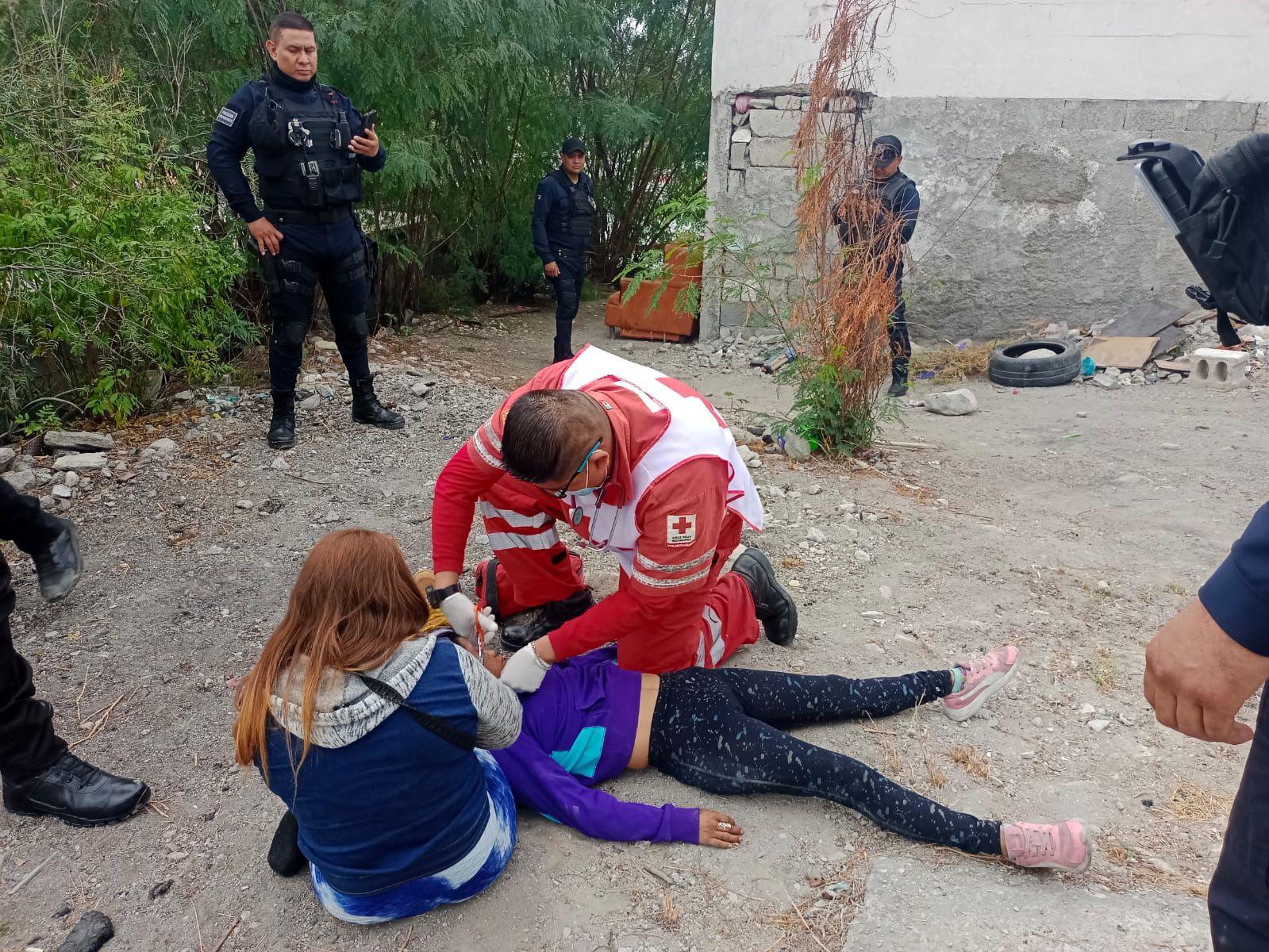 Rescatan a mujer; ya estaba colgada