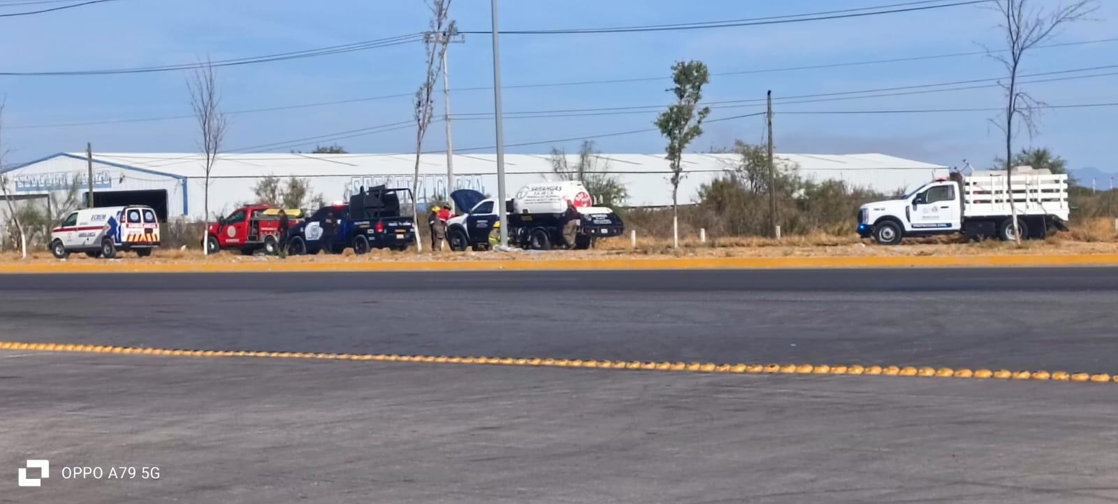 Se incendia motor de una pipa de gas