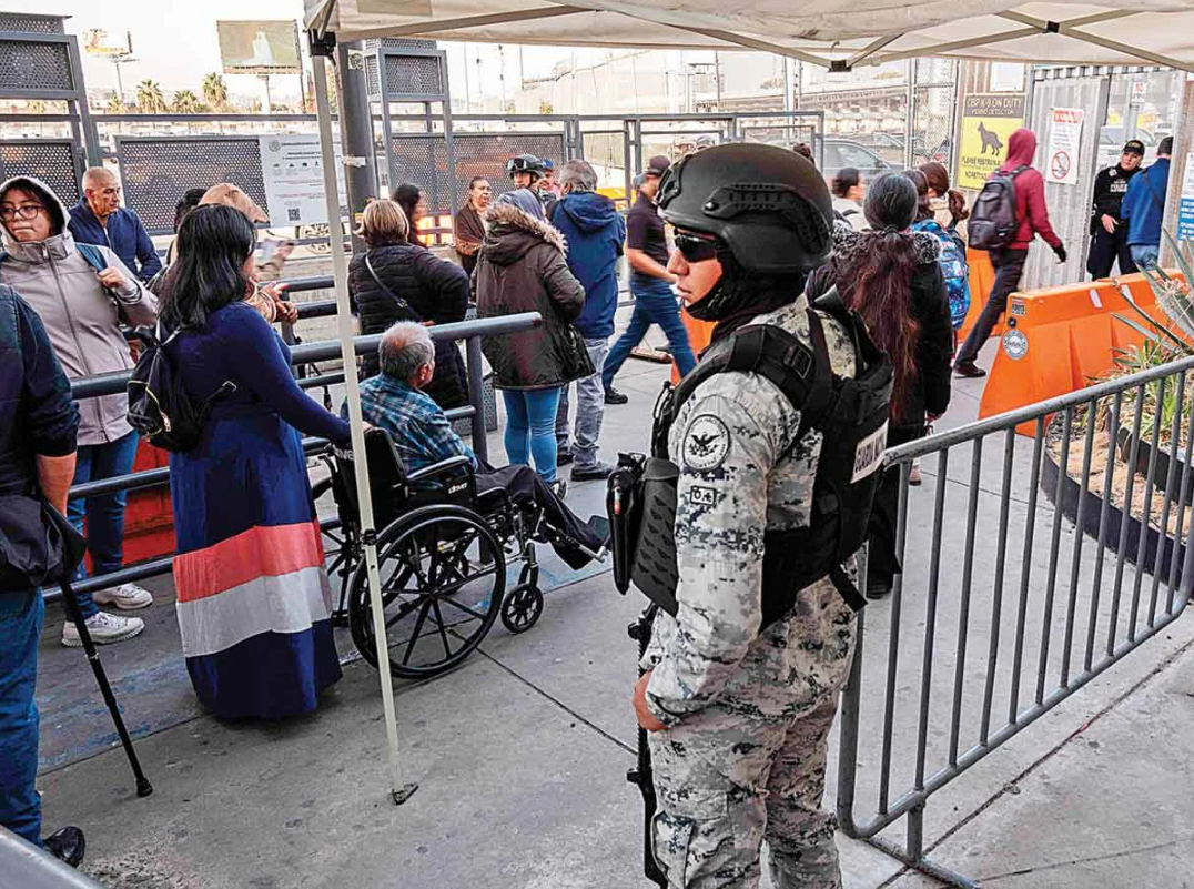 Once millones de migrantes en riesgo de deportación exprés; medida radical