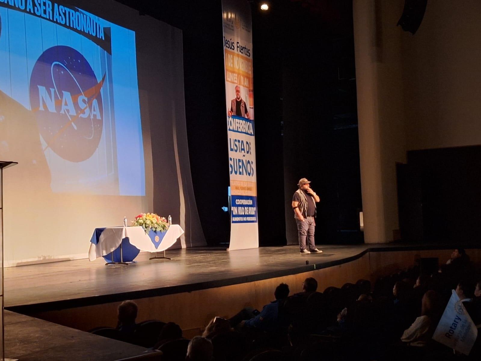 Inspiran a estudiantes a perseguir sus sueños