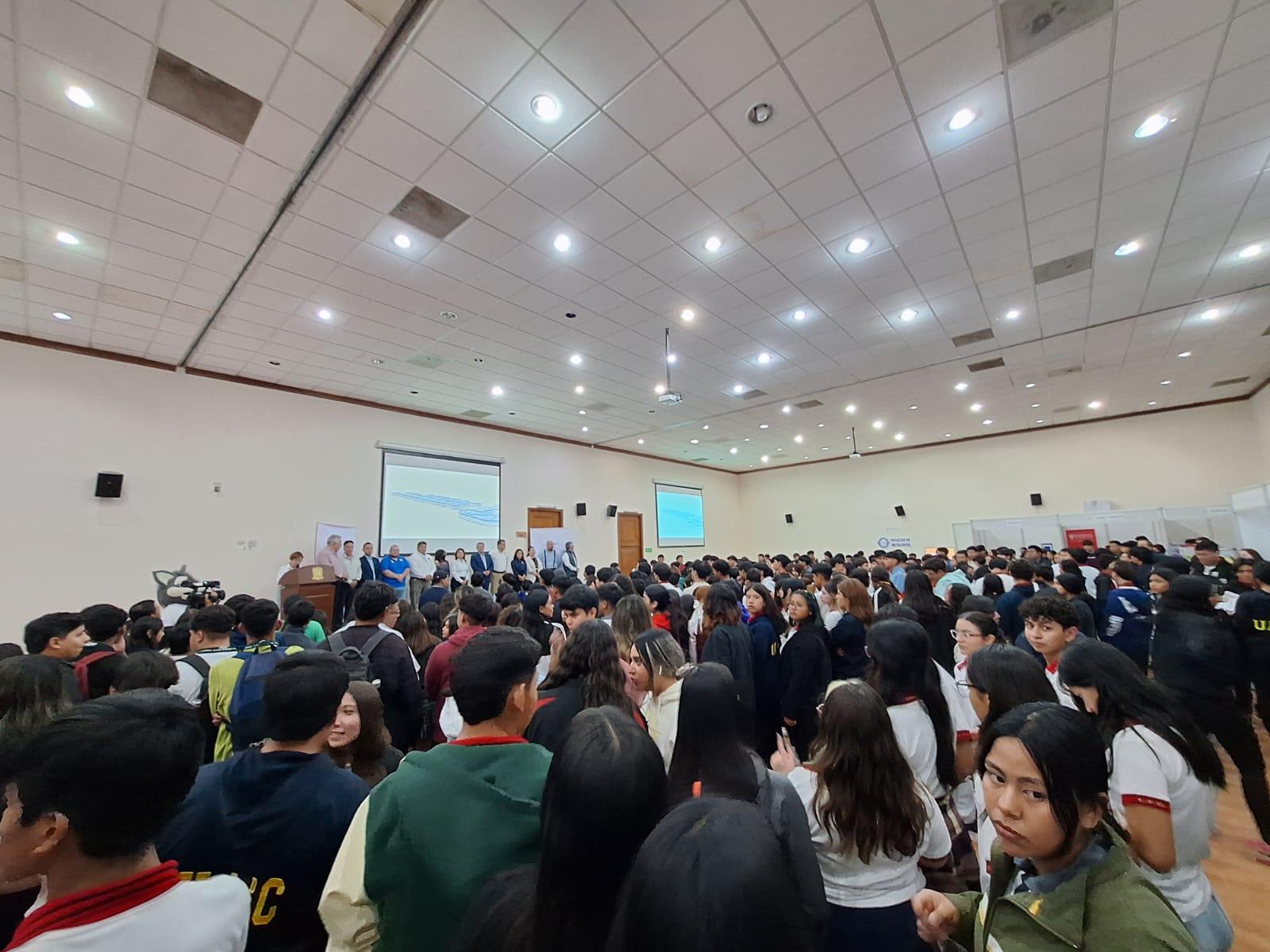 Promete UA de C carreras con Expo Oferta educativa