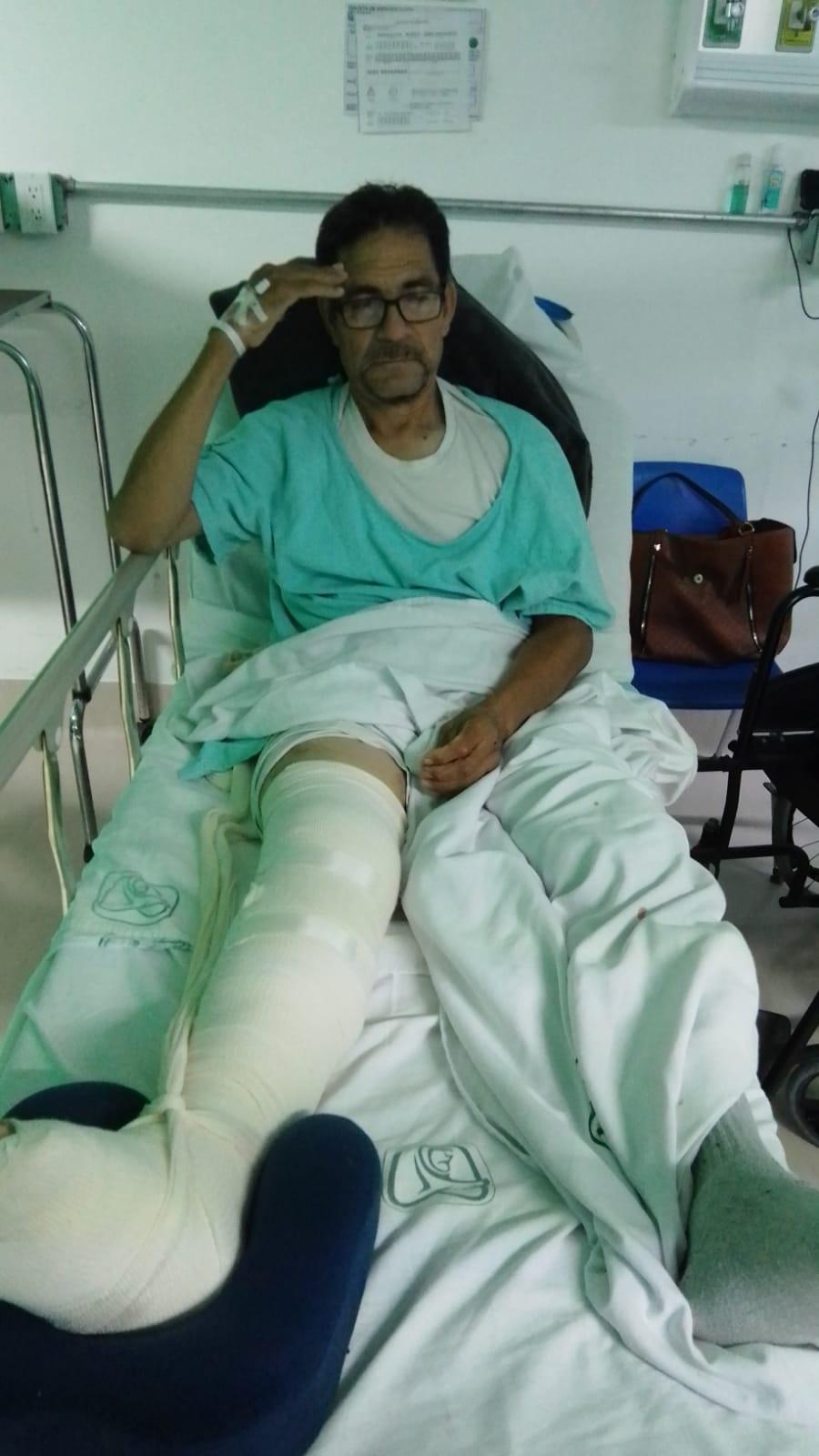 Pide ciclista dé la cara conductor que lo arrolló
