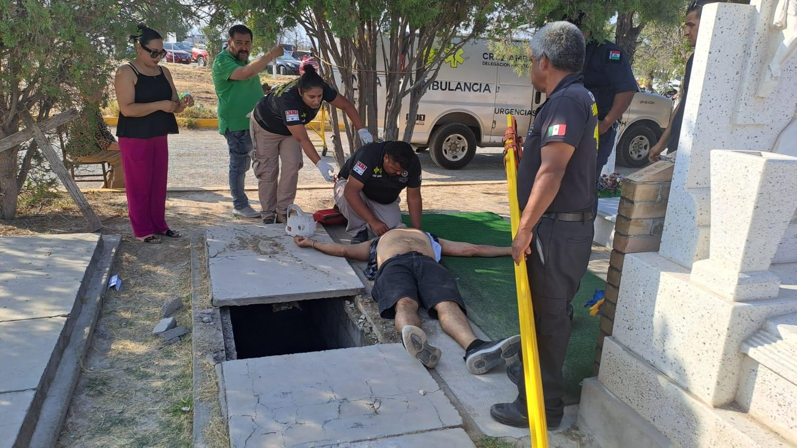 RESULTA LESIONADO TRAS CAER EN TUMBA