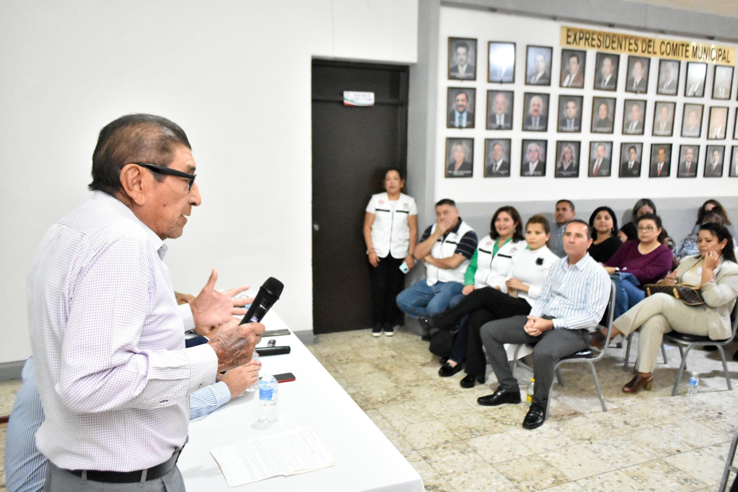 Comparten ex alcaldes del PRI vivencias municipales