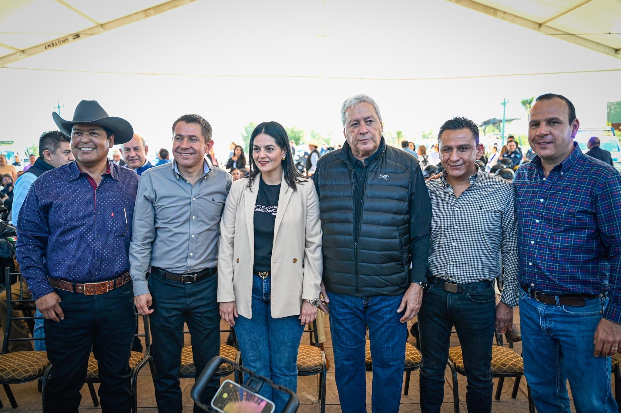Recibe San Buena 3 patrullas del Estado