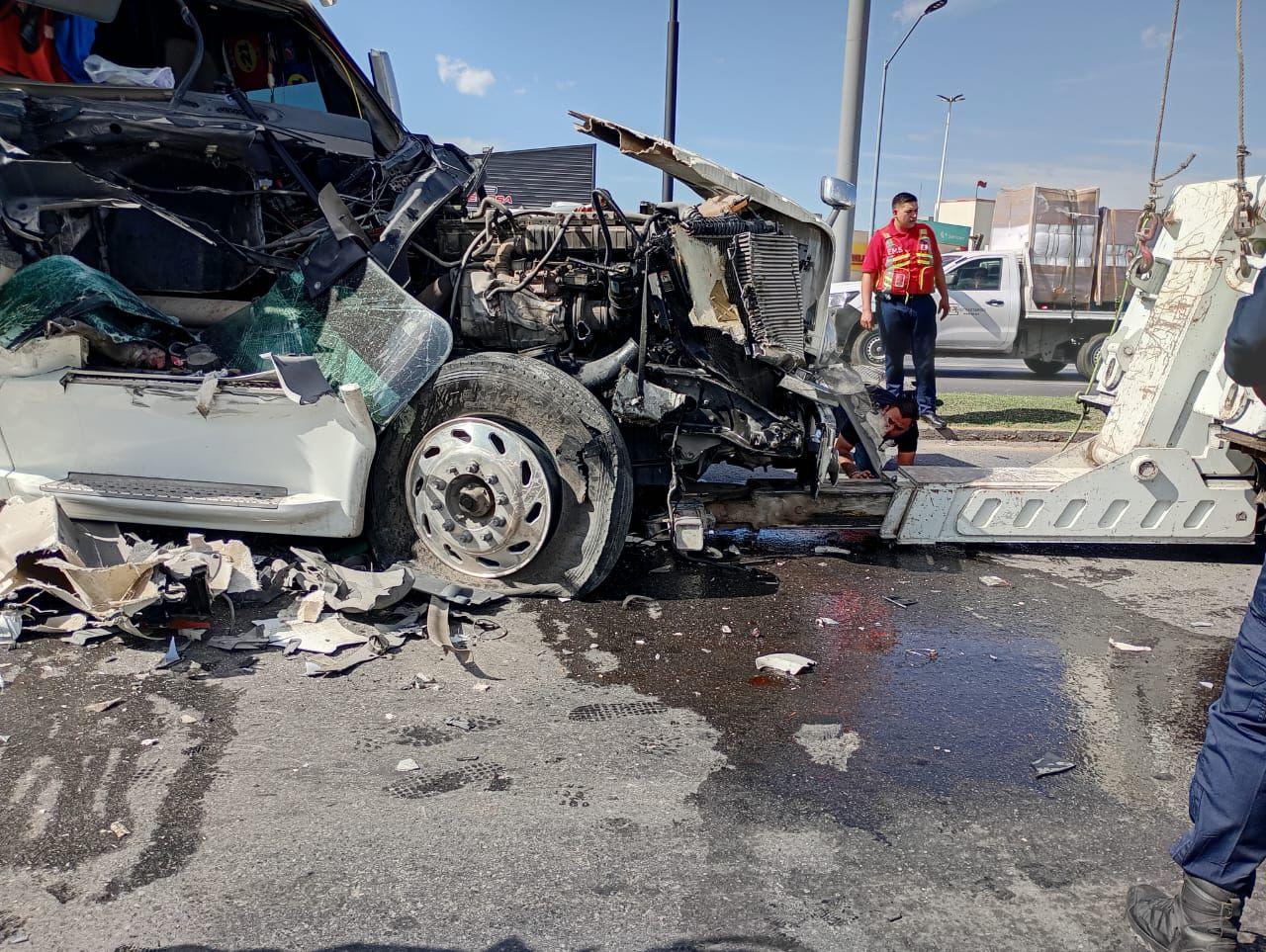 Choca cafre a tráiler y trata de fugarse