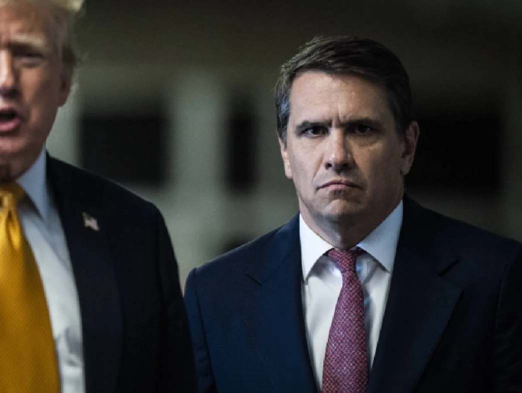 Trump designa a su abogado Todd Blanche como fiscal general adjunto de EU