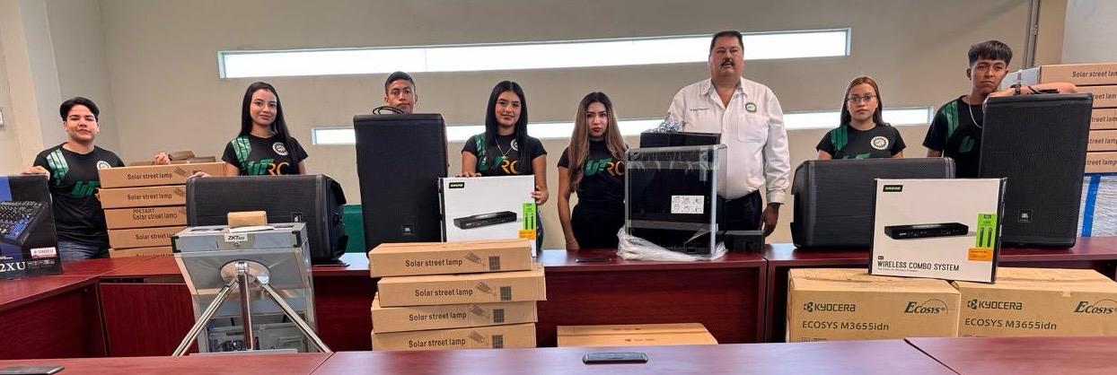 Agradecen estudiantes apoyo de Gobernador