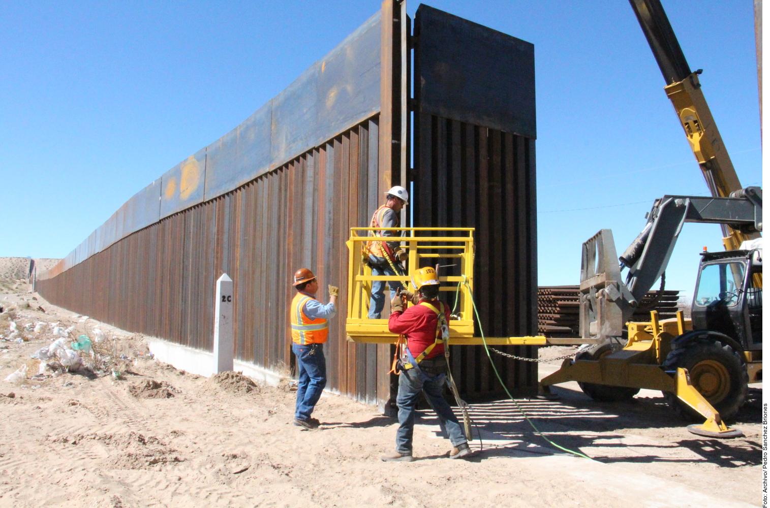 Va Zar de Trump a frontera; ofrece Texas más apoyo