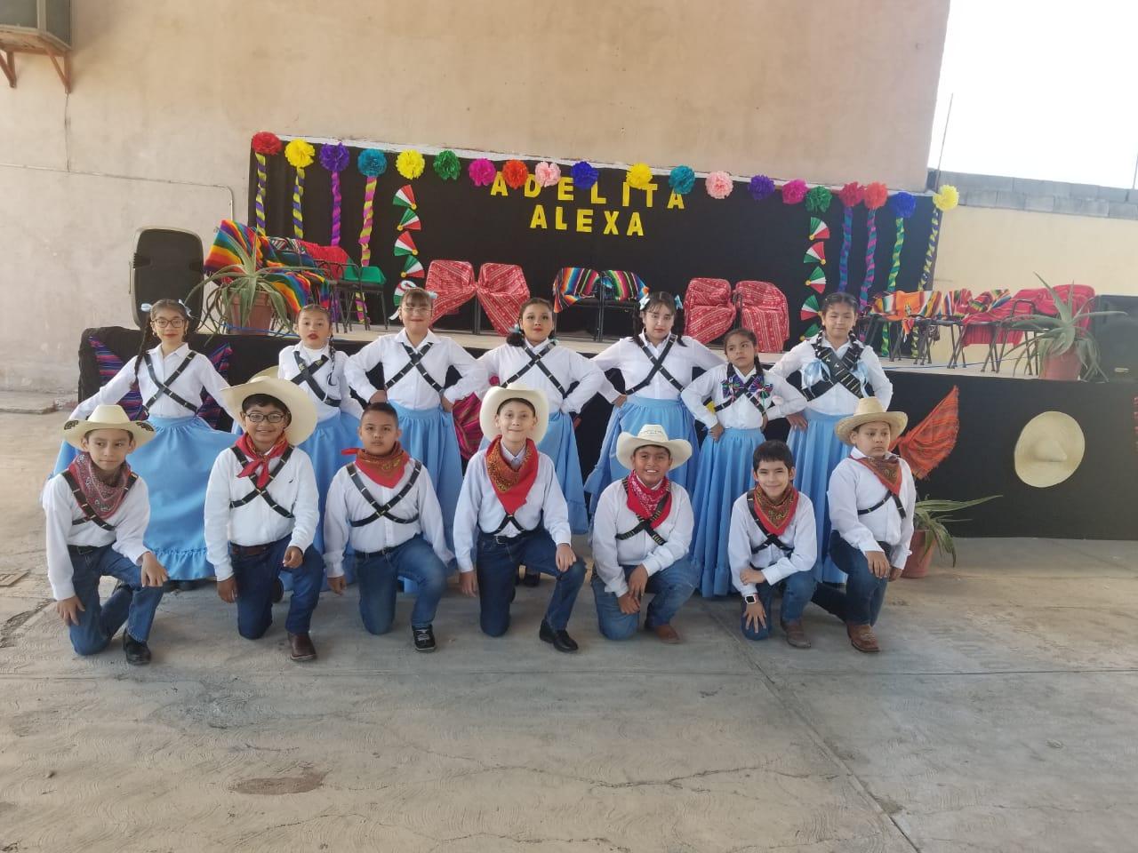Celebran escuelas su festival revolucionario