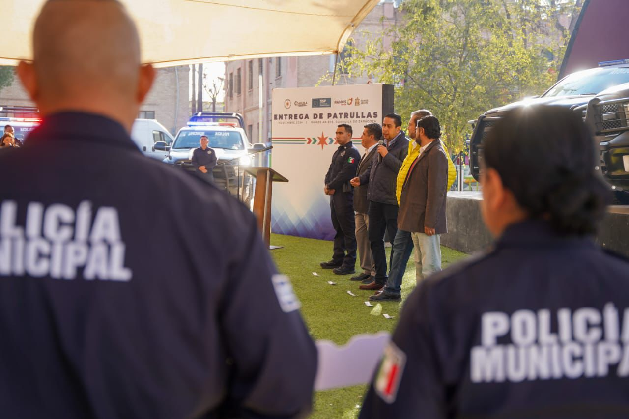 FORTALECE CHEMA MORALES A LA POLICÍA MUNICIPAL DE RAMOS ARIZPE AL ENTREGAR MÁS PATRULLAS