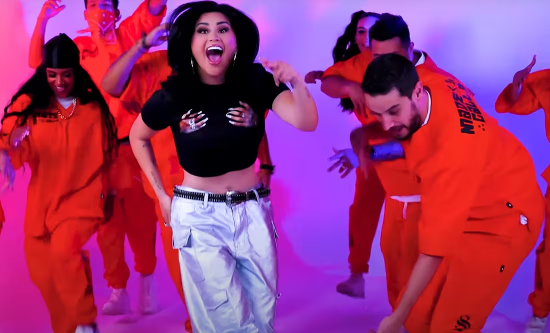 Gomita estrena canción con Adrián Marcelo de invitado; lanza dardo a Gala, Karime y Briggitte