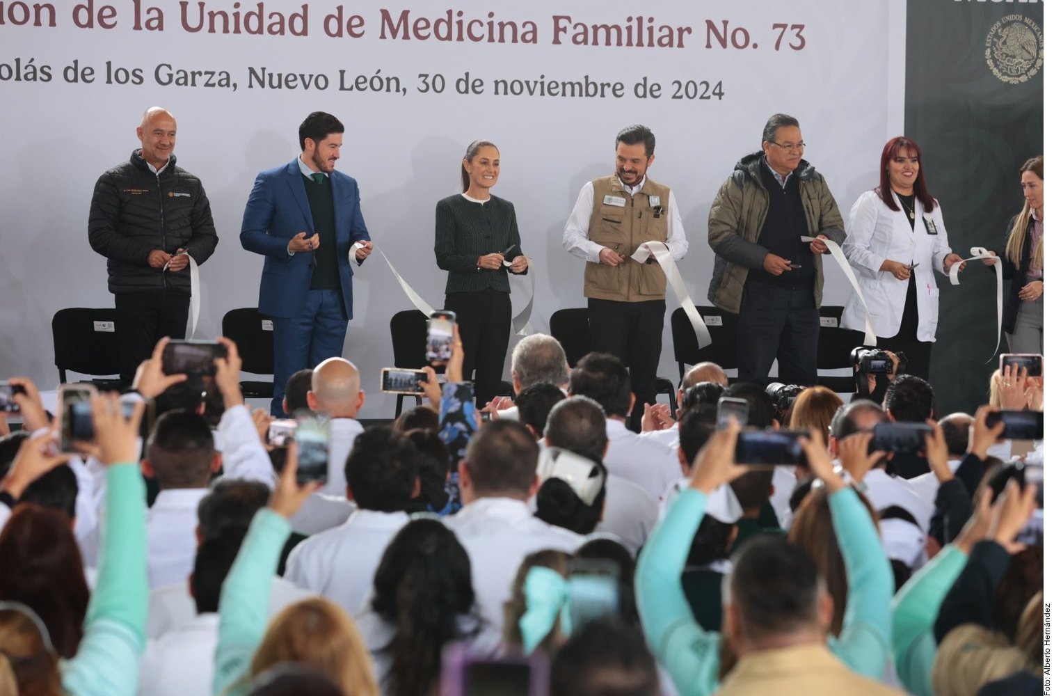 Inaugura Sheinbaum UMF; le protestan a Samuel