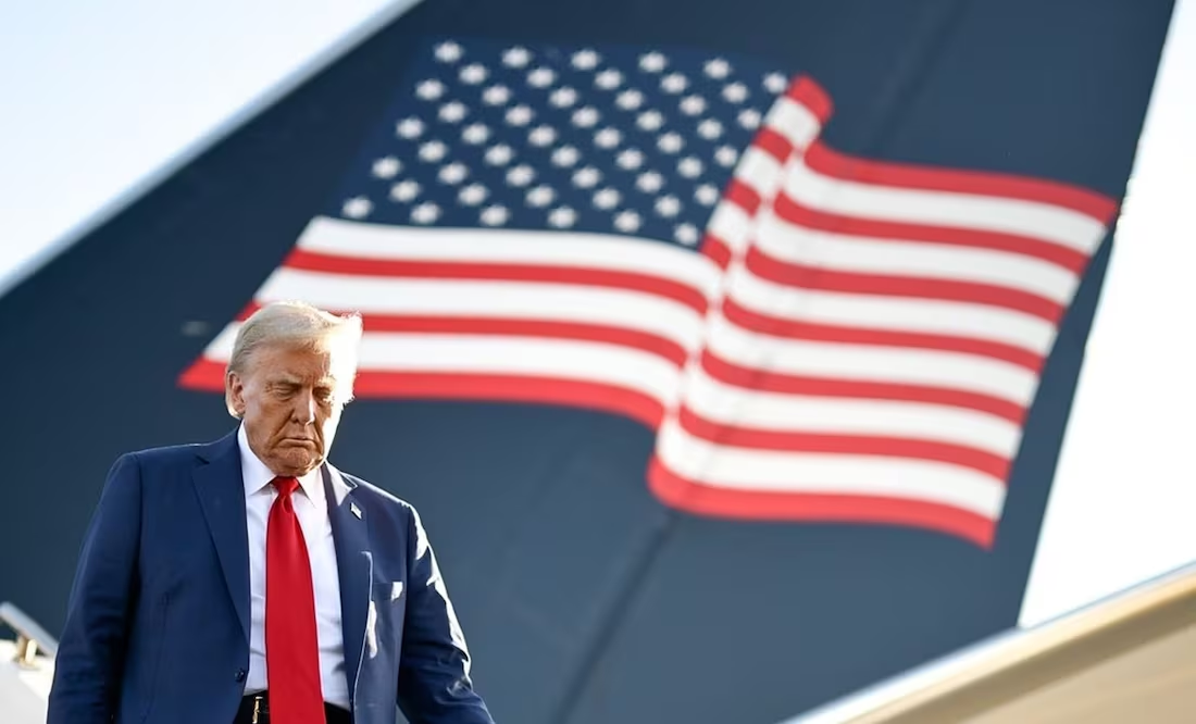 Trump amenaza con imponer 25% de aranceles a México si no frena el paso de «criminales y dr*g*s»; se queja por “invasión” de migrantes