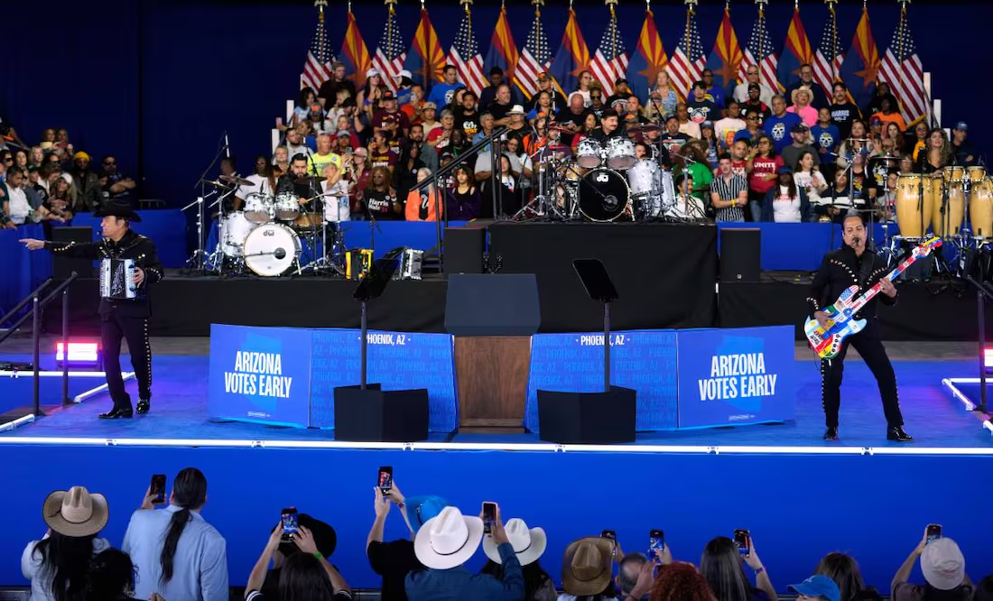 Tigres del Norte abren mitin de Kamala Harris en Arizona; buscan atraer voto latino