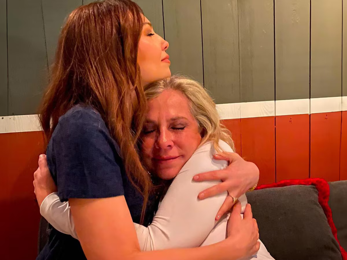 Thalía despide a su hermana Ernestina con emotivo mensaje: ‘Aquí vamos a extrañar tus abrazos’