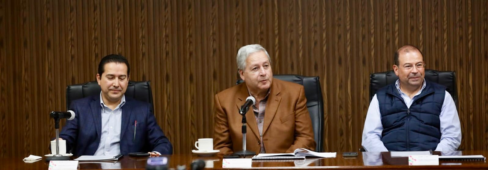 Destaca empresariado trabajo de Chema Fraustro por los Maratones de Obras