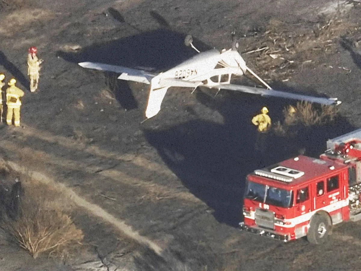 Avioneta se accidenta y queda ‘de cabeza’; el piloto solo sufrió heridas leves