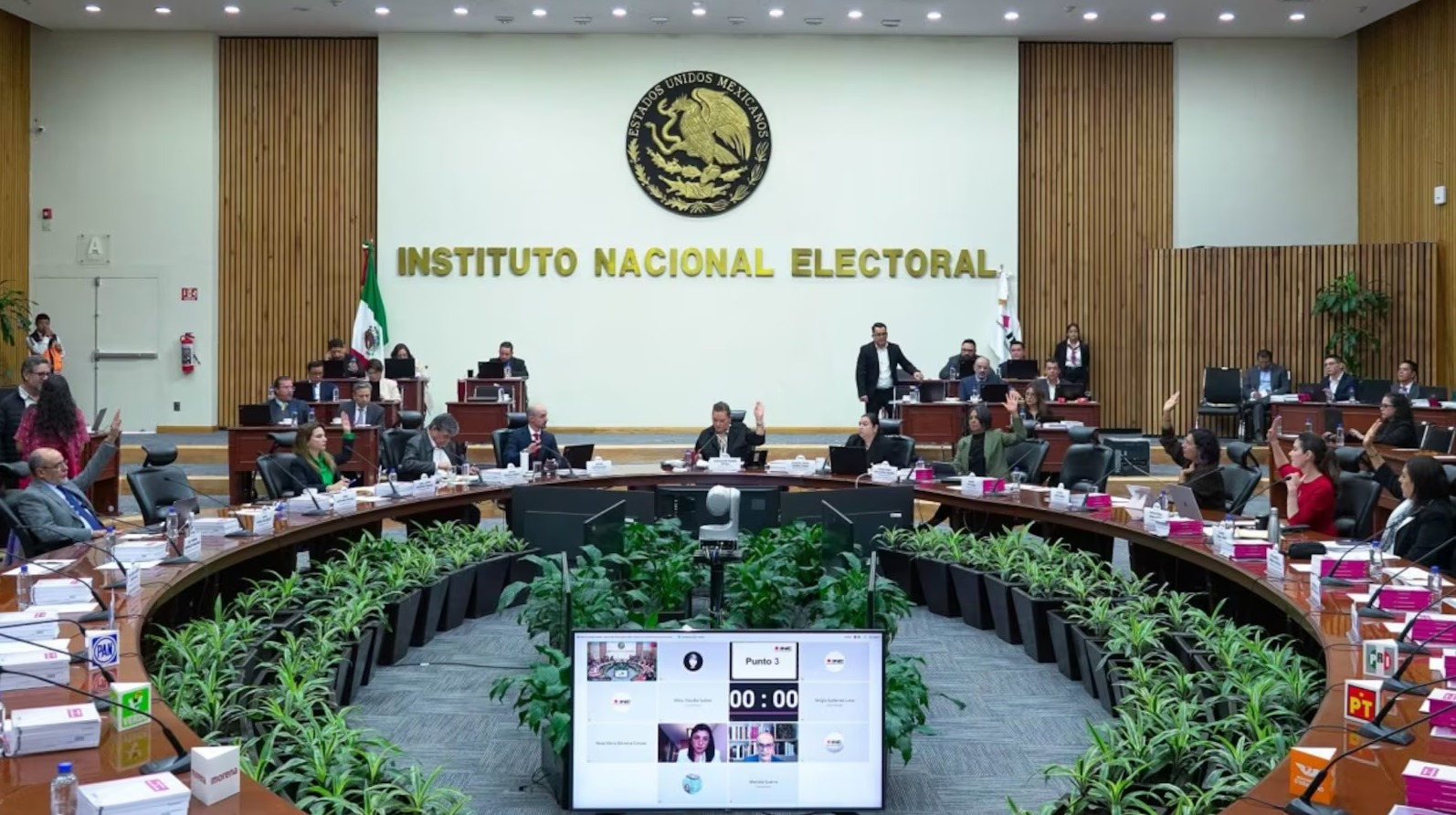 INE aprueba presupuesto para elección de jueces y ministros