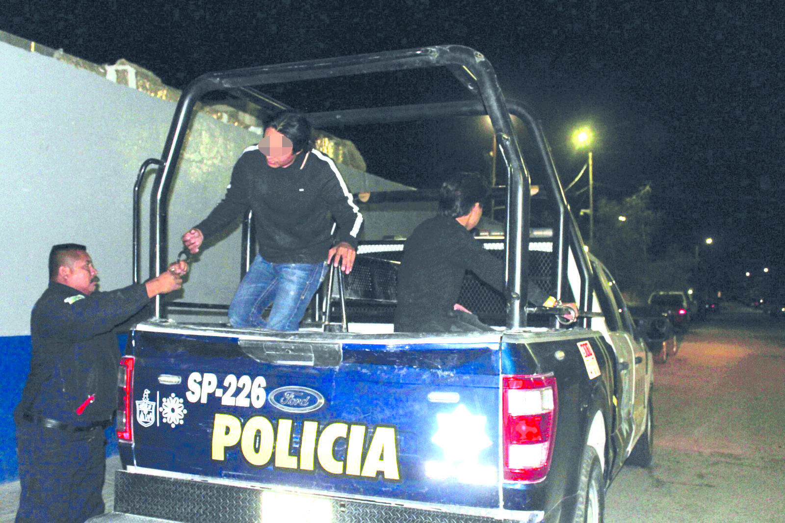 Se enfrascan a golpes en concierto “tumbado”