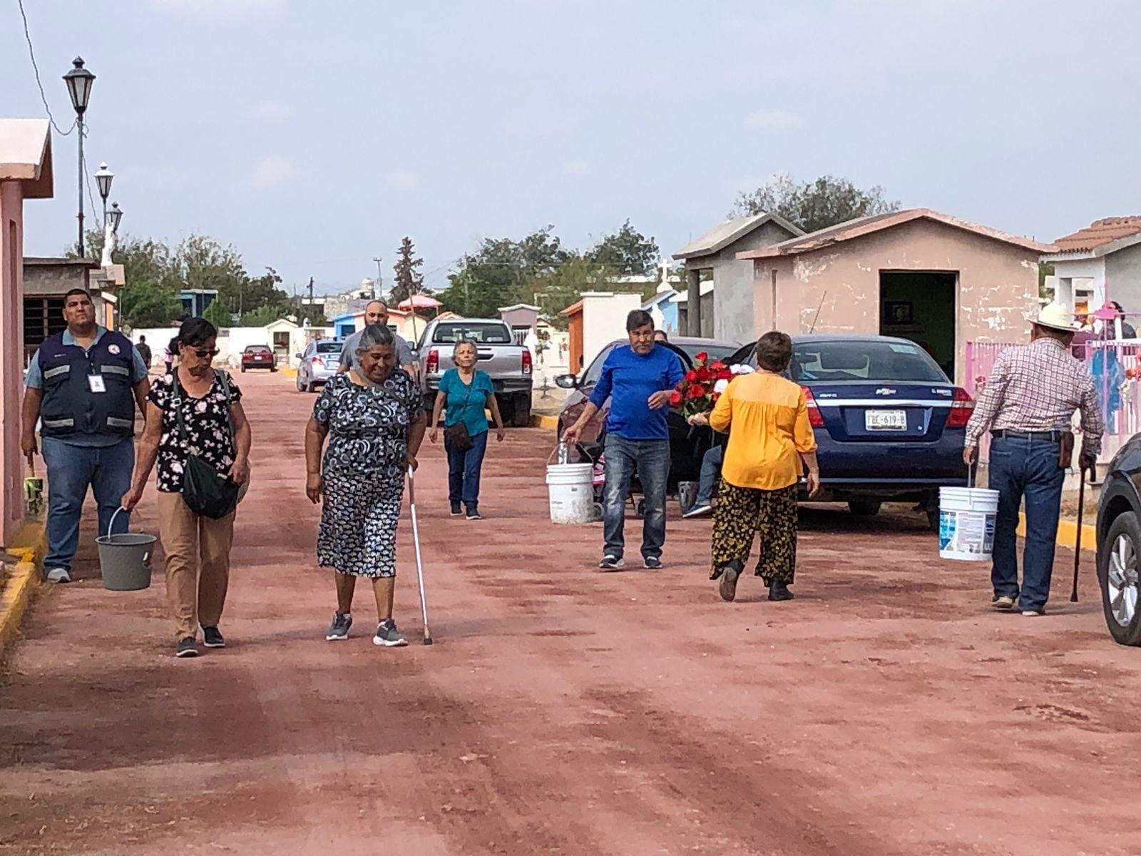 Celebran hoy a fieles difuntos en panteones