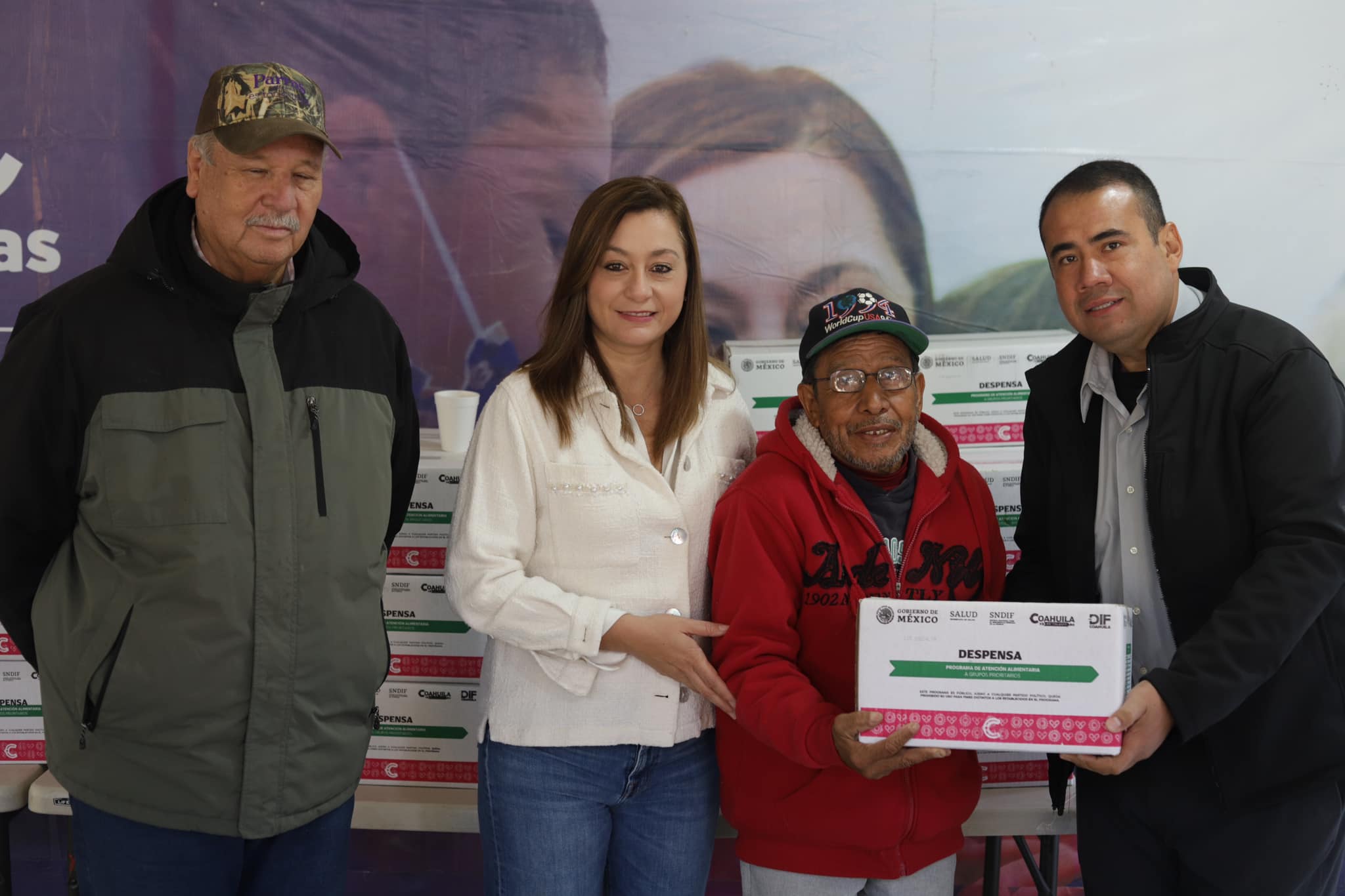 Apoya DIF Parras a adultos mayores