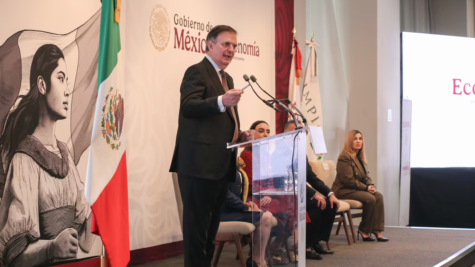 “Debemos conservar la sangre fría”, dice Ebrard por declaraciones de Trump sobre hacer de México otro estado