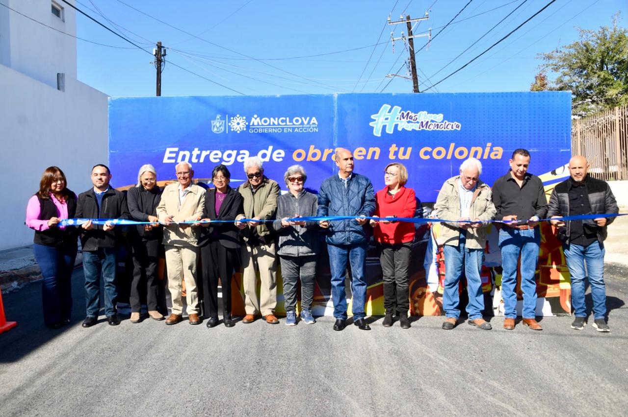 Entrega Dávila pavimento en la colonia Guadalupe