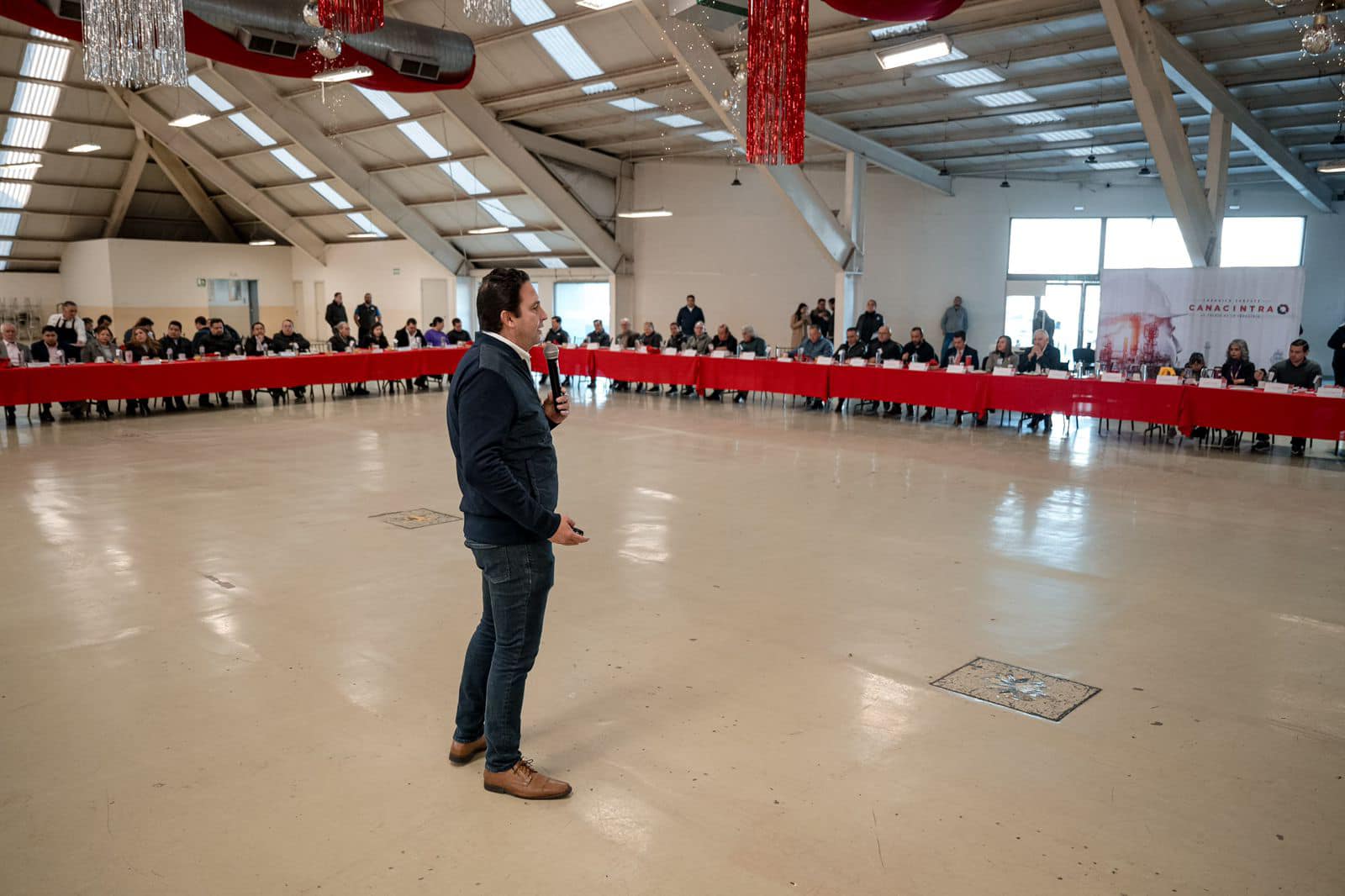 Presenta Díaz plan de trabajo a Canacintra