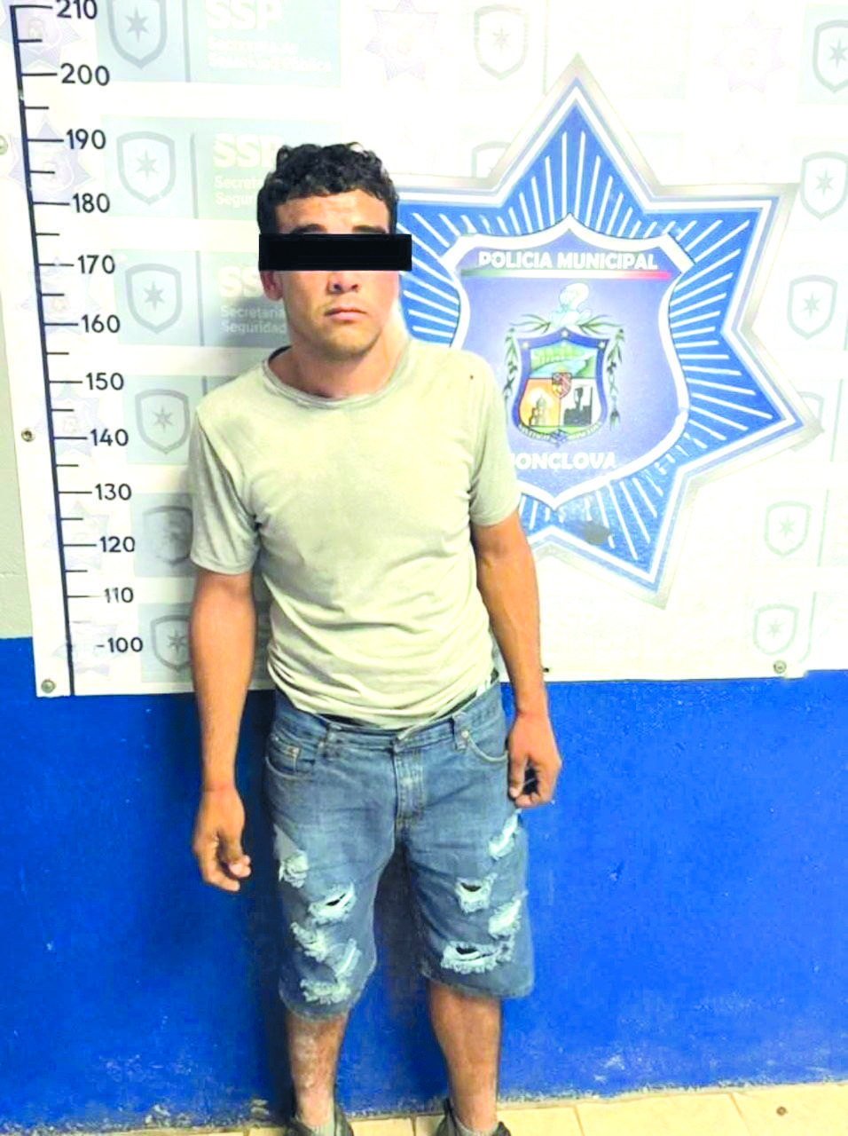 Detienen a presunto ladrón de Aurrerá