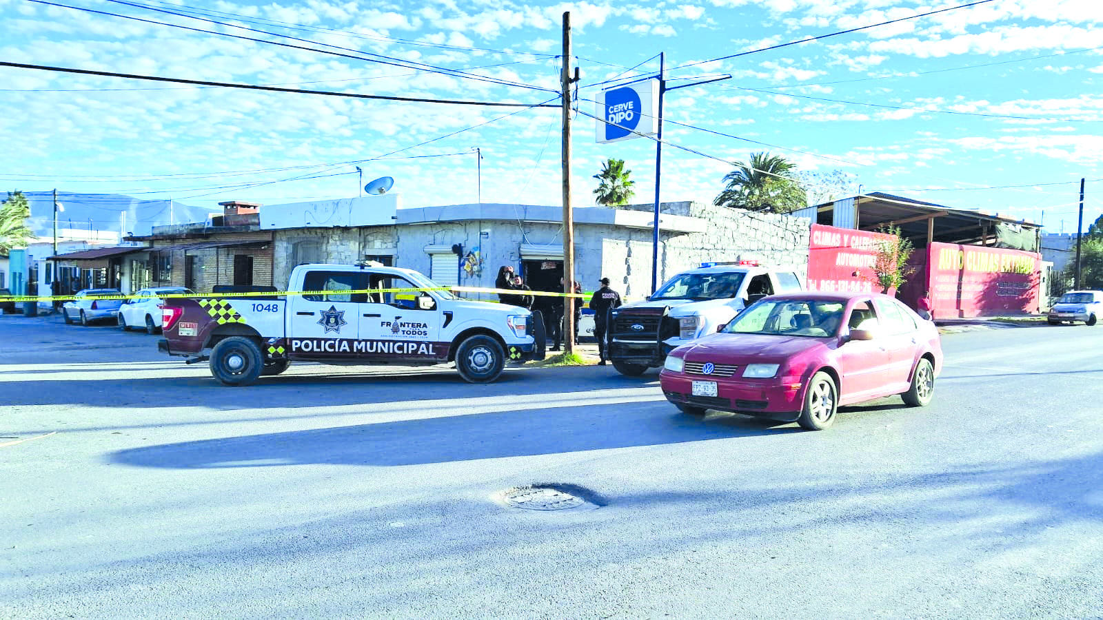 Lo fulmina infarto frente a depósito