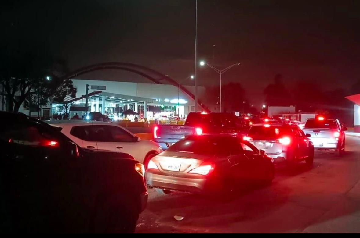 Saturan paisanos puentes en regreso por Acción de Gracias