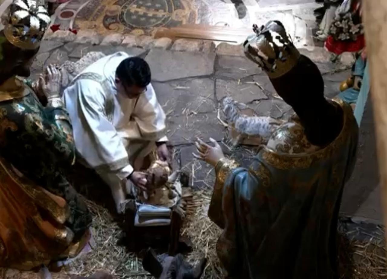Coloca el Papa al Niño Dios en Nacimiento Coahuilense