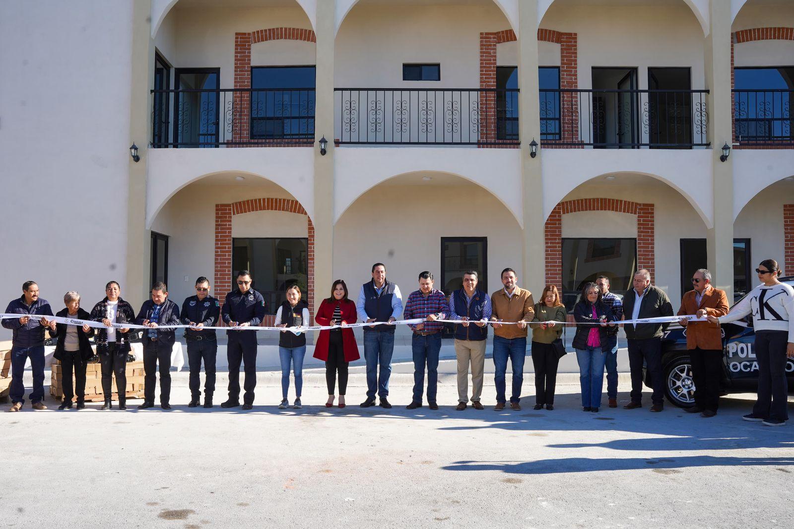 Entrega Chema Morales nuevo edificio del SARE