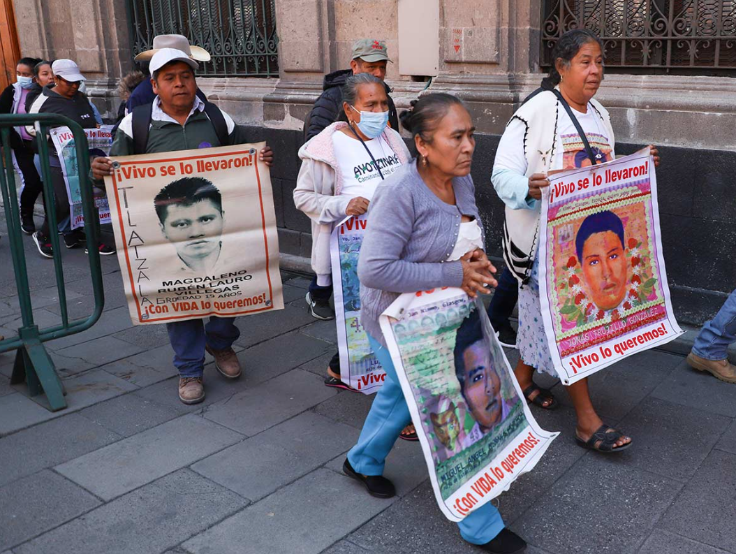 Sheinbaum ofrece nueva ruta de investigación en caso Ayotzinapa: Vidulfo Rosales