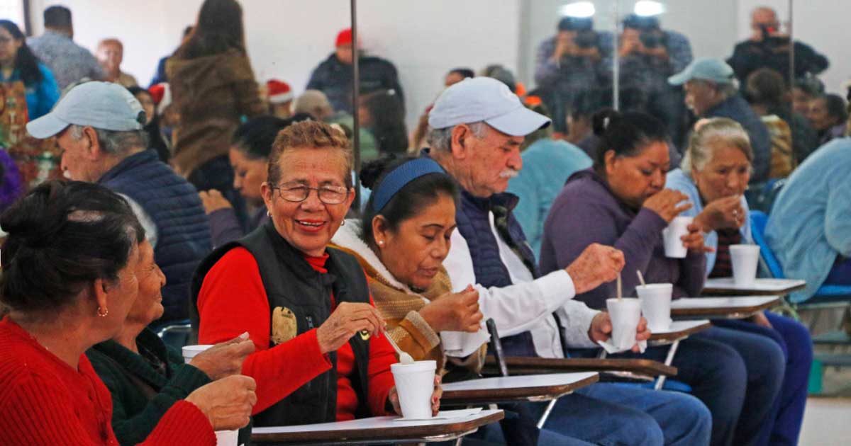 Realiza UAdeC posada para adultos mayores