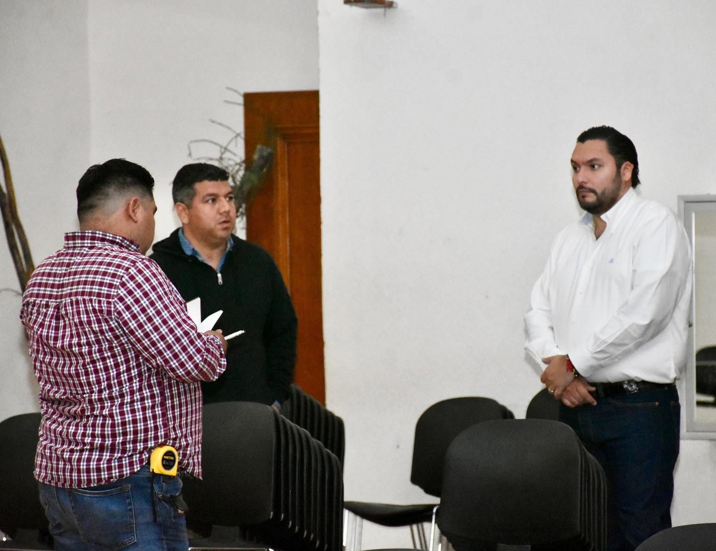 Todo listo para toma de protesta de Carlos