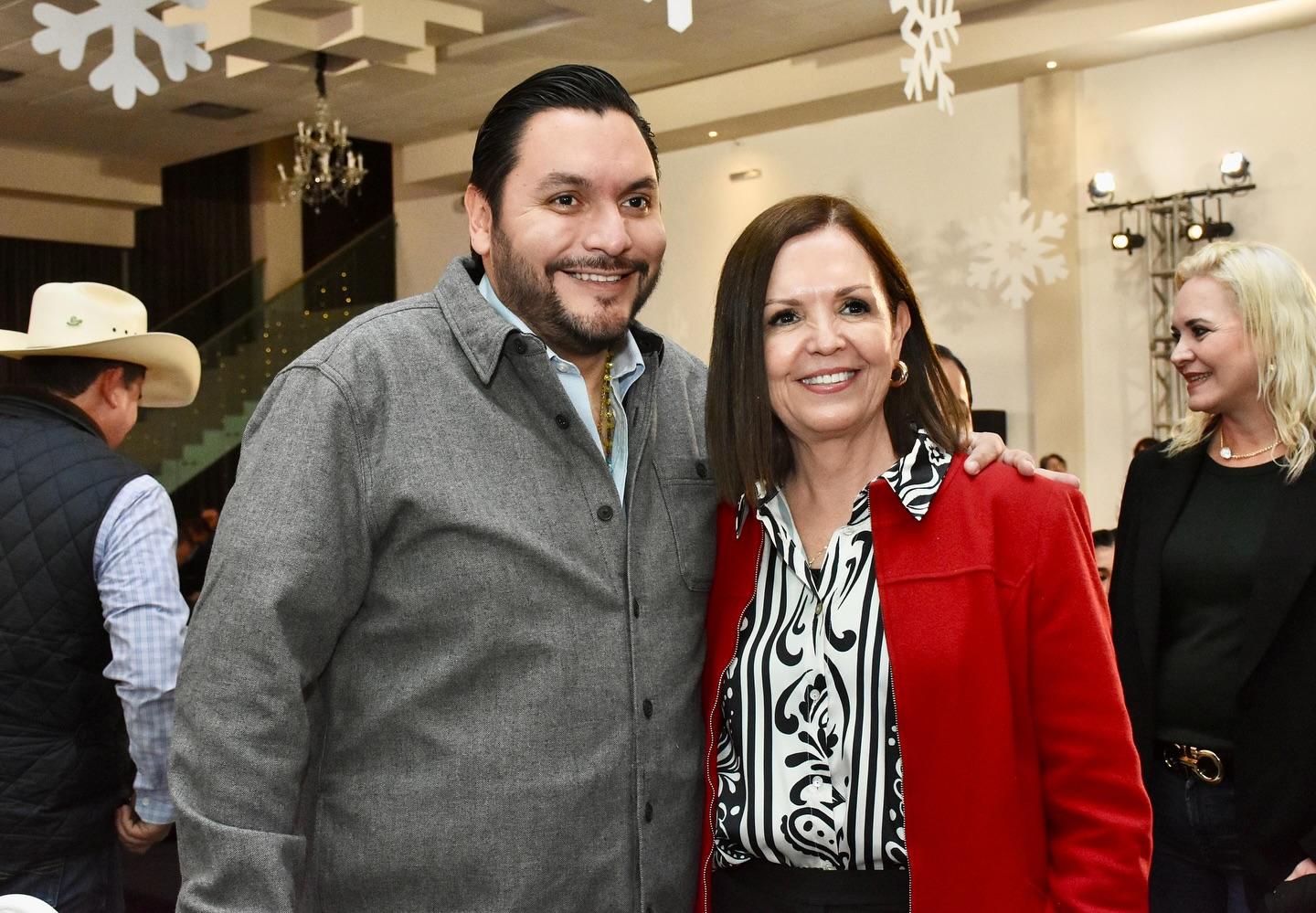 Felicita Carlos Villarreal a Sari Pérez por cumpleaños