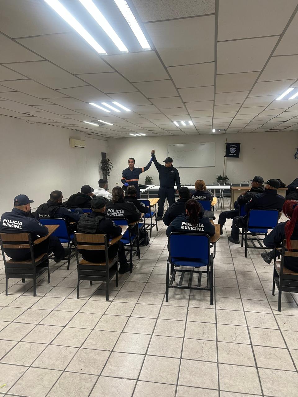 Capacitan a policías en primeros auxilios