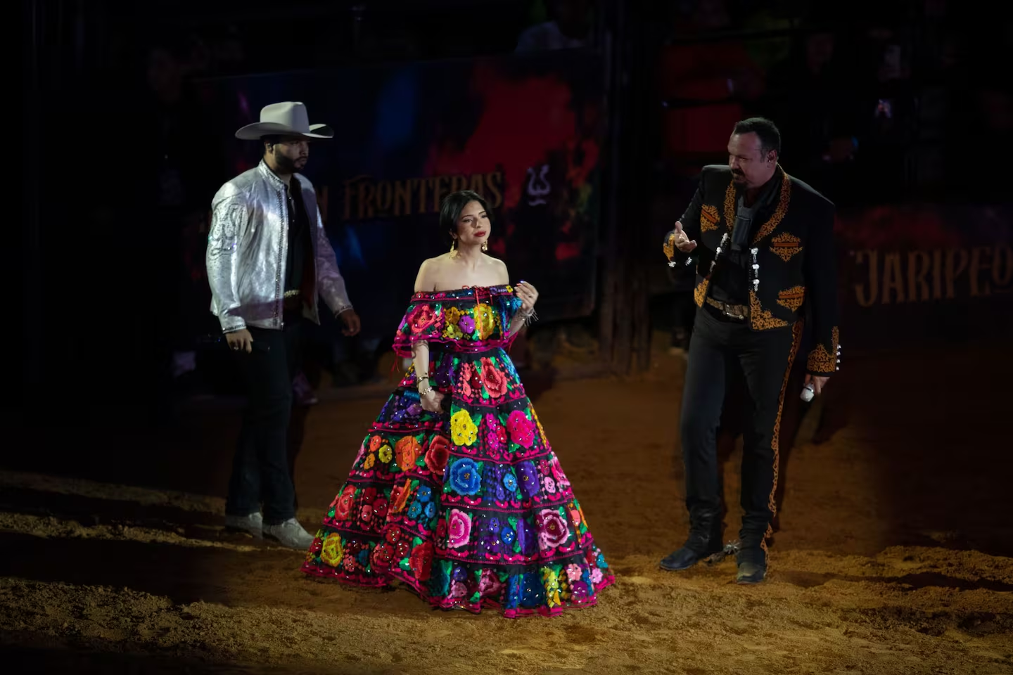 Dinastía Aguilar crea agencia contra noticias falsas