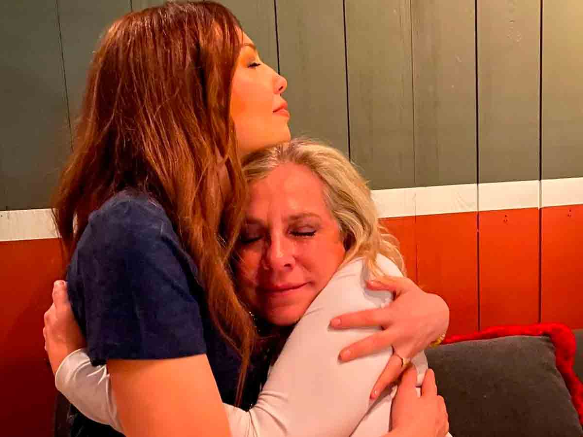 Thalía rompe el silencio sobre lo doloroso que fue el fallecimiento de su hermana, Ernestina Sodi