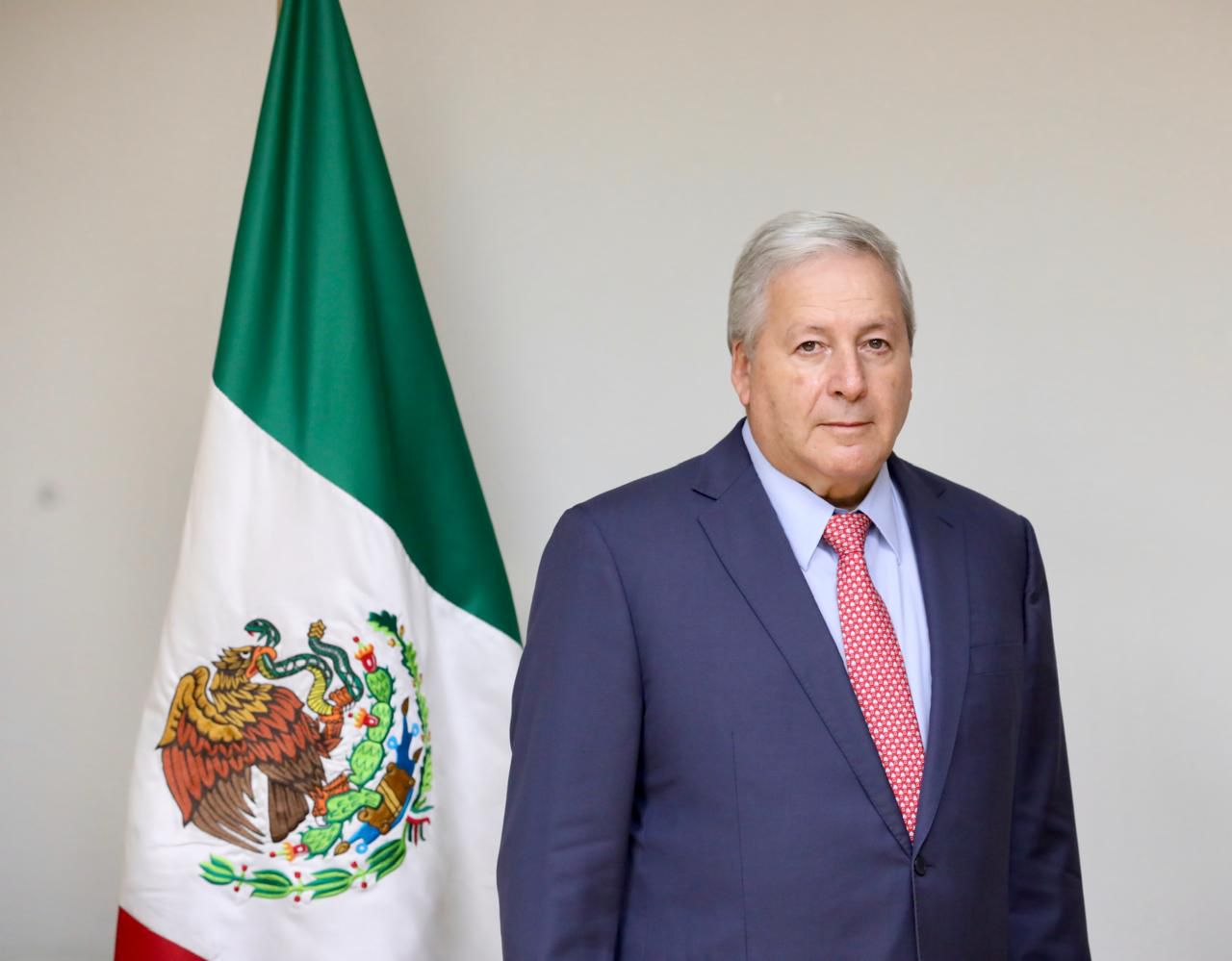 Desea Chema Fraustro una Feliz Navidad a los saltillenses