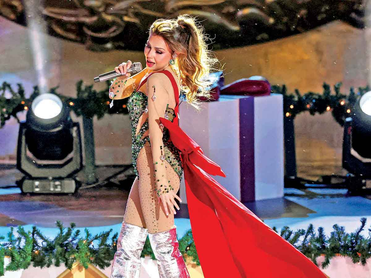 Thalía le puso magia al árbol del Rockefeller