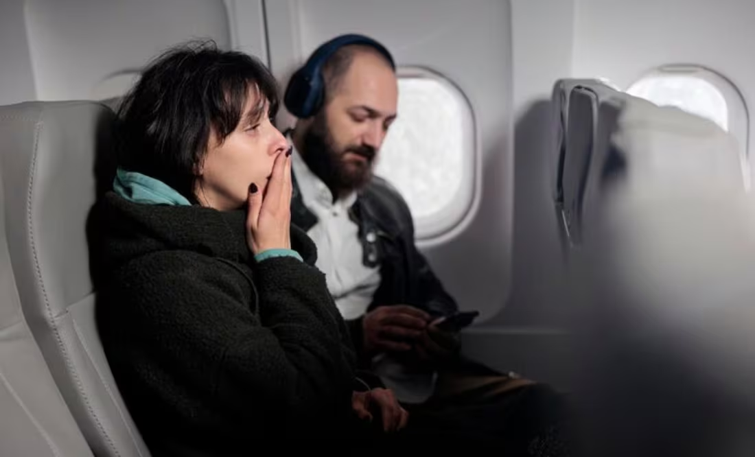 El secreto para no sufrir dolor de oídos en el avión; todo lo que debes saber