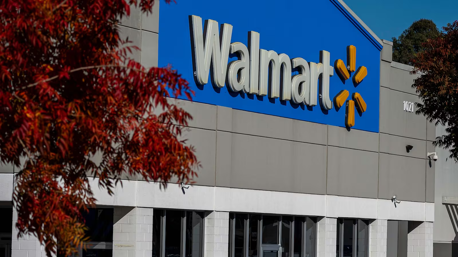 Cofece multa a Walmart de México con 93.4 mdp por práctica monopólica