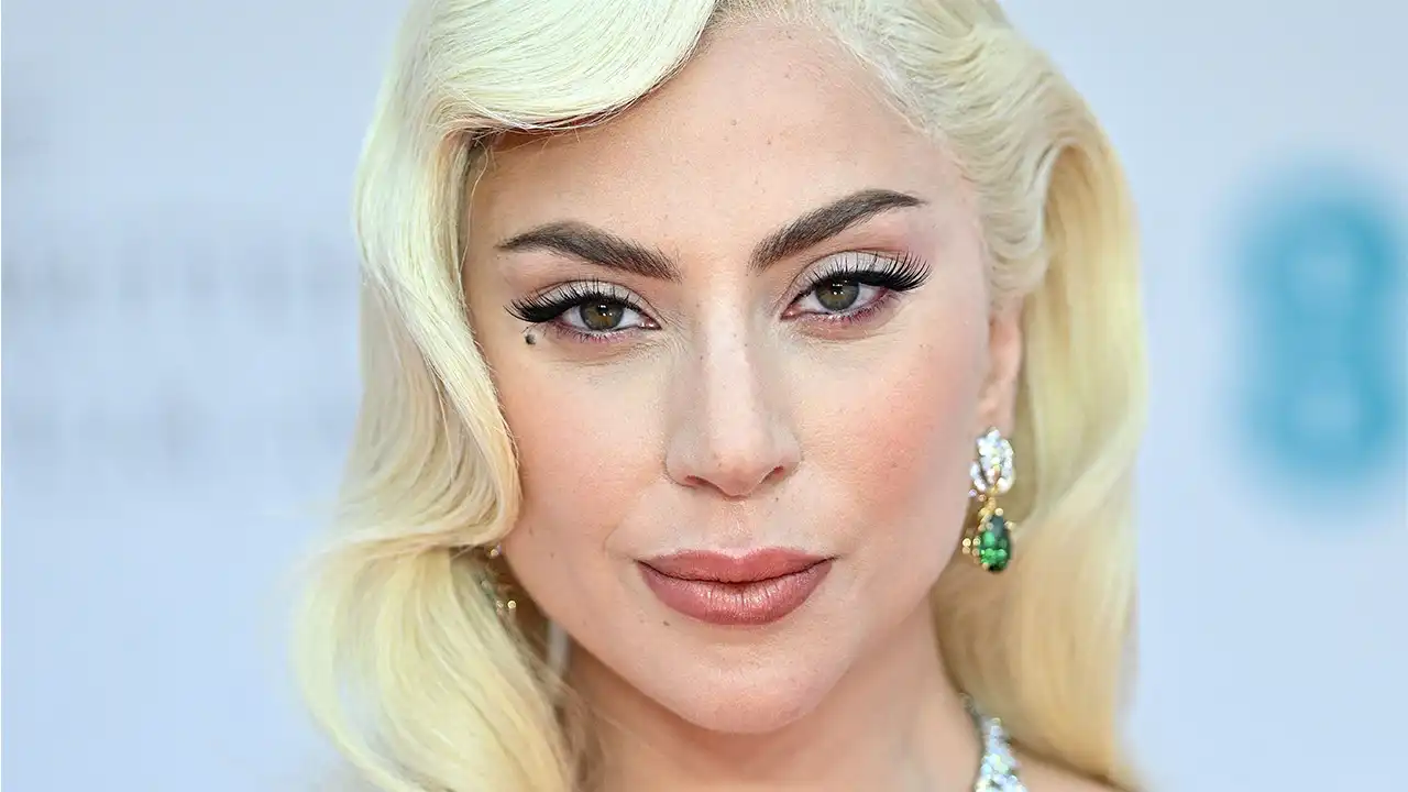 Lady Gaga se une a la tendencia navideña con una versión de ‘Santa Claus is coming to town’