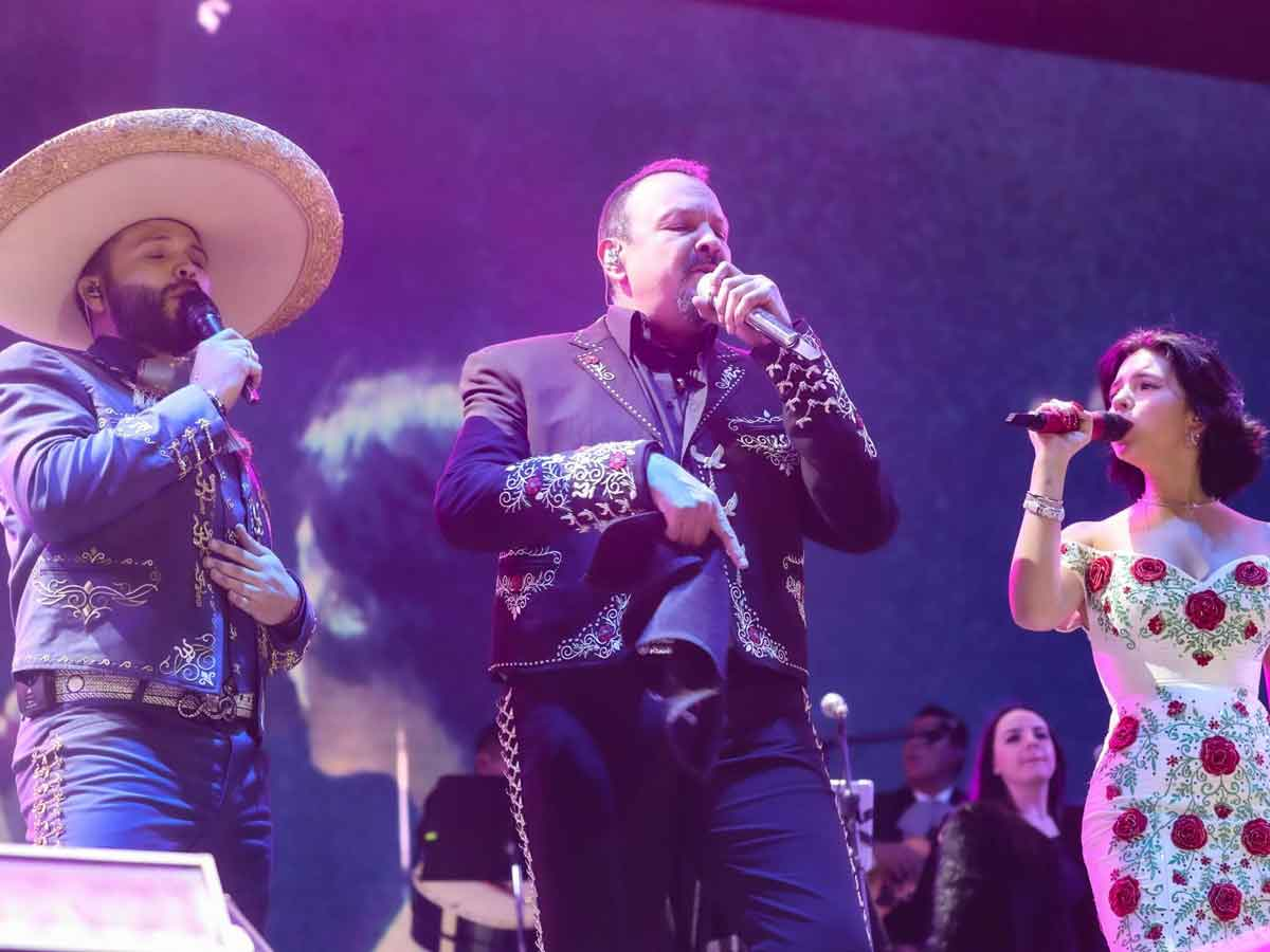 ¿Concierto de la familia Aguilar se quedó semivacío en Querétaro?