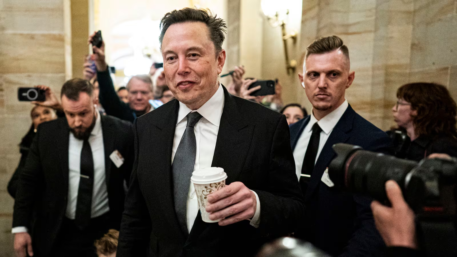 Musk se opone a acuerdo para evitar cierre de Gobierno de EU